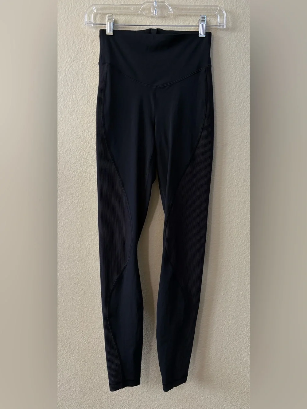 Lululemon Wade the Waters Paddle Tight Back Waist Zipper UV Protect Size 4 Black